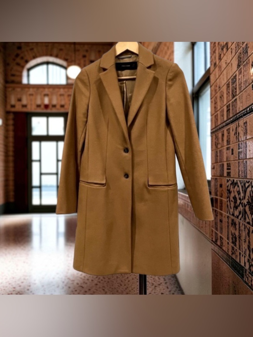 Woman’s Zara Wool blend coat in tan Size XS